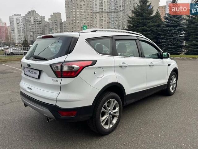 Белый Форд Куга, объемом двигателя 1.5 л и пробегом 91 тыс. км за 17500 $, фото 68 на Automoto.ua