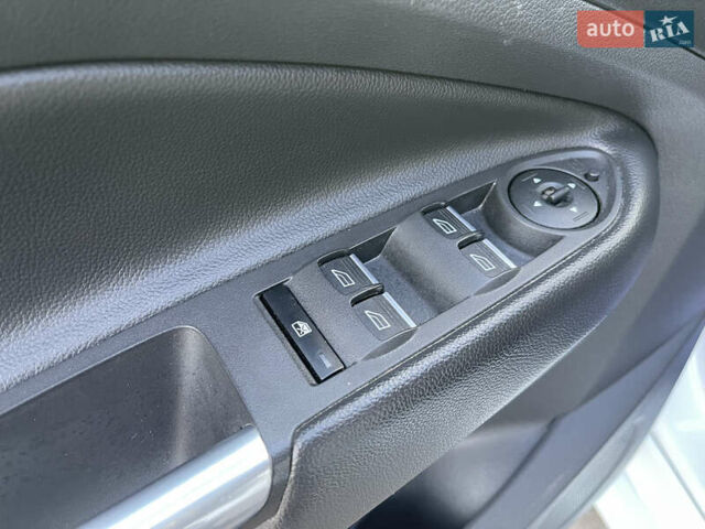 Білий Форд Куга, об'ємом двигуна 2 л та пробігом 248 тис. км за 17500 $, фото 14 на Automoto.ua