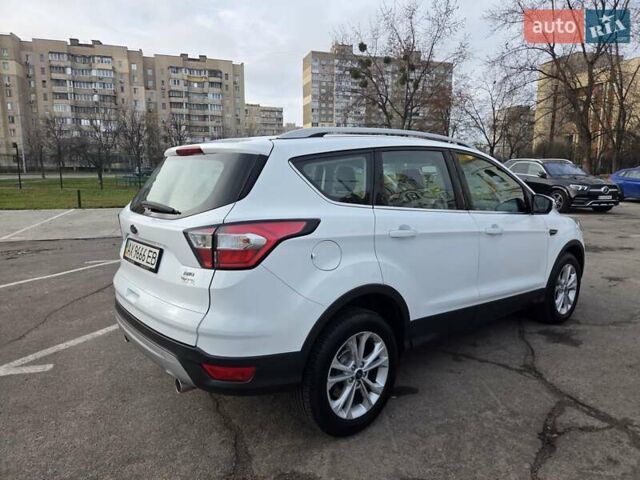 Белый Форд Куга, объемом двигателя 2 л и пробегом 134 тыс. км за 18950 $, фото 4 на Automoto.ua