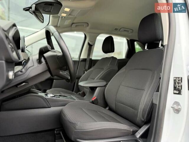 Белый Форд Куга, объемом двигателя 2 л и пробегом 94 тыс. км за 24300 $, фото 11 на Automoto.ua