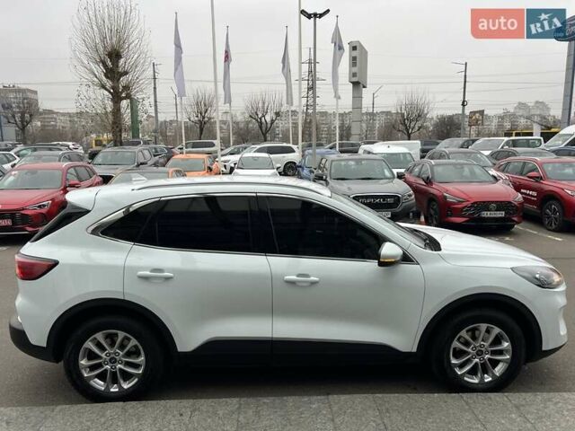 Белый Форд Куга, объемом двигателя 2 л и пробегом 91 тыс. км за 23800 $, фото 7 на Automoto.ua