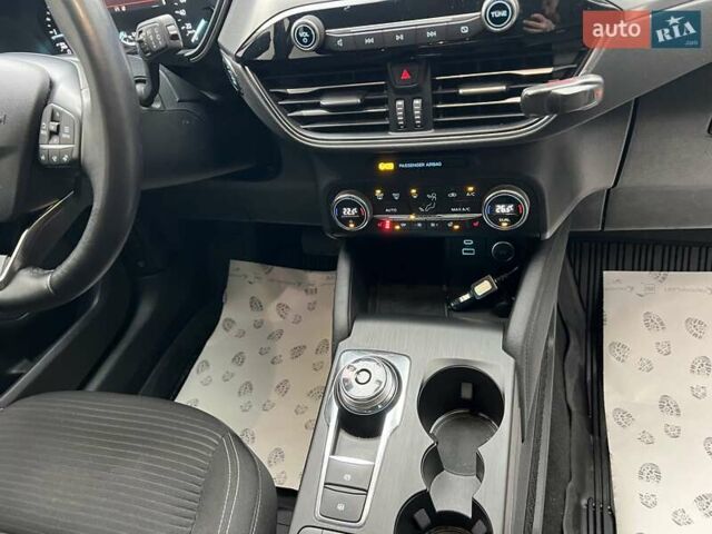 Белый Форд Куга, объемом двигателя 2 л и пробегом 91 тыс. км за 23800 $, фото 31 на Automoto.ua