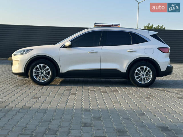 Білий Форд Куга, об'ємом двигуна 2 л та пробігом 66 тис. км за 26800 $, фото 6 на Automoto.ua