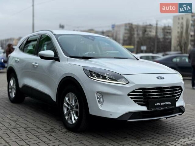 Белый Форд Куга, объемом двигателя 2 л и пробегом 94 тыс. км за 24300 $, фото 8 на Automoto.ua