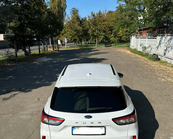 Білий Форд Куга, об'ємом двигуна 1.5 л та пробігом 144 тис. км за 21900 $, фото 18 на Automoto.ua