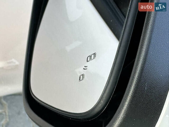 Білий Форд Куга, об'ємом двигуна 2 л та пробігом 66 тис. км за 26800 $, фото 30 на Automoto.ua