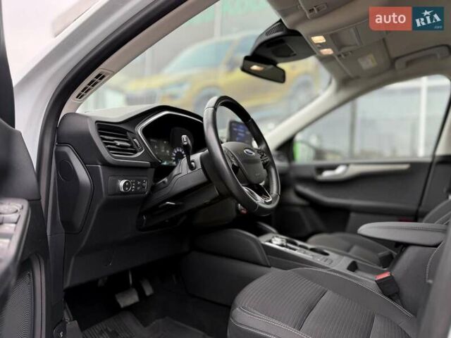 Белый Форд Куга, объемом двигателя 2 л и пробегом 94 тыс. км за 24300 $, фото 10 на Automoto.ua