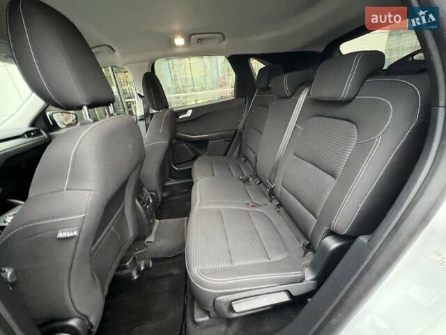 Белый Форд Куга, объемом двигателя 2 л и пробегом 91 тыс. км за 23800 $, фото 20 на Automoto.ua