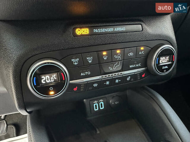 Білий Форд Куга, об'ємом двигуна 2 л та пробігом 66 тис. км за 26800 $, фото 42 на Automoto.ua