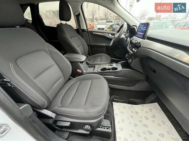 Белый Форд Куга, объемом двигателя 2 л и пробегом 91 тыс. км за 23800 $, фото 26 на Automoto.ua