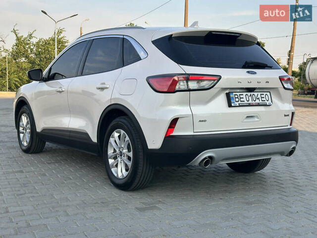 Білий Форд Куга, об'ємом двигуна 2 л та пробігом 66 тис. км за 26800 $, фото 24 на Automoto.ua