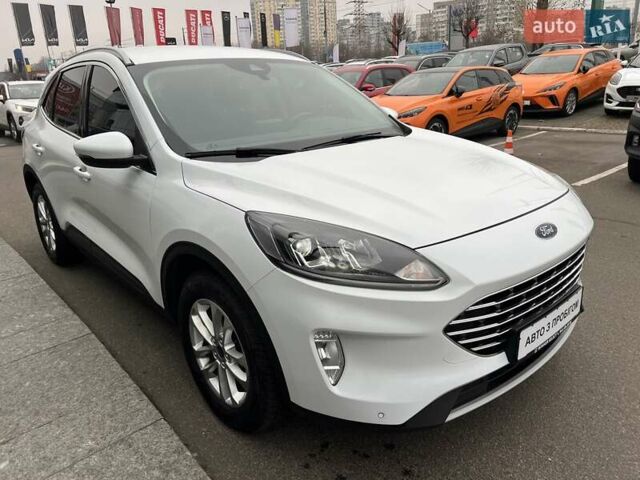 Белый Форд Куга, объемом двигателя 2 л и пробегом 91 тыс. км за 23800 $, фото 8 на Automoto.ua