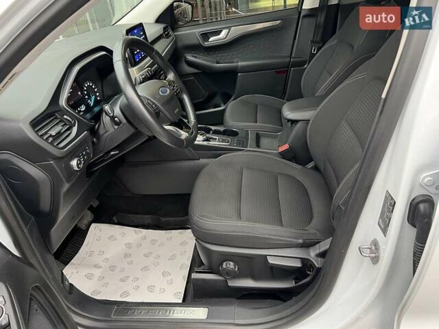 Белый Форд Куга, объемом двигателя 2 л и пробегом 91 тыс. км за 23800 $, фото 14 на Automoto.ua