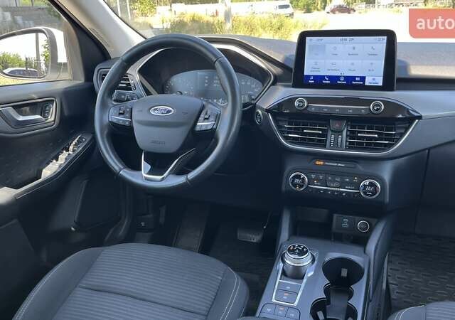 Белый Форд Куга, объемом двигателя 1.5 л и пробегом 86 тыс. км за 22500 $, фото 16 на Automoto.ua