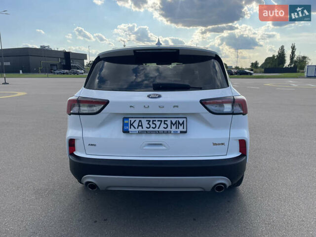 Белый Форд Куга, объемом двигателя 2 л и пробегом 85 тыс. км за 24000 $, фото 5 на Automoto.ua