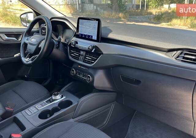 Белый Форд Куга, объемом двигателя 1.5 л и пробегом 86 тыс. км за 22500 $, фото 10 на Automoto.ua