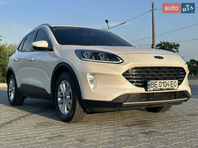 Білий Форд Куга, об'ємом двигуна 2 л та пробігом 66 тис. км за 26800 $, фото 4 на Automoto.ua