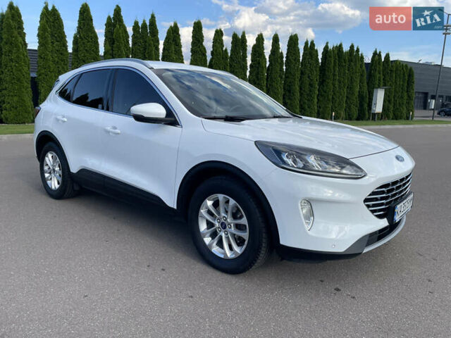 Белый Форд Куга, объемом двигателя 2 л и пробегом 85 тыс. км за 24000 $, фото 1 на Automoto.ua