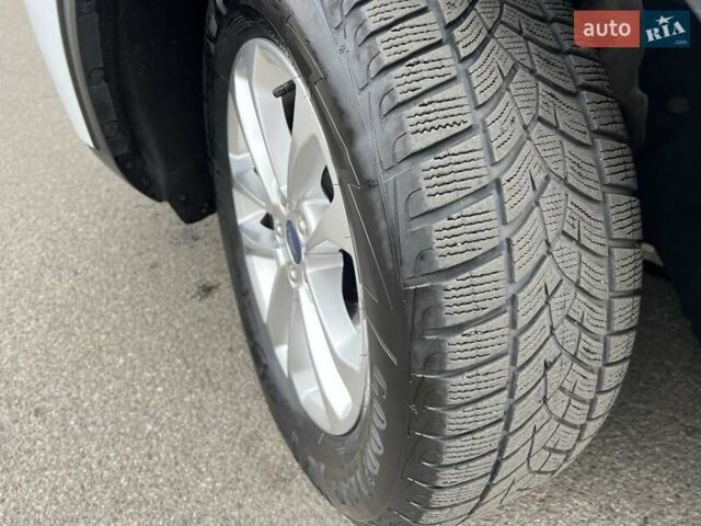 Белый Форд Куга, объемом двигателя 2 л и пробегом 91 тыс. км за 23800 $, фото 11 на Automoto.ua