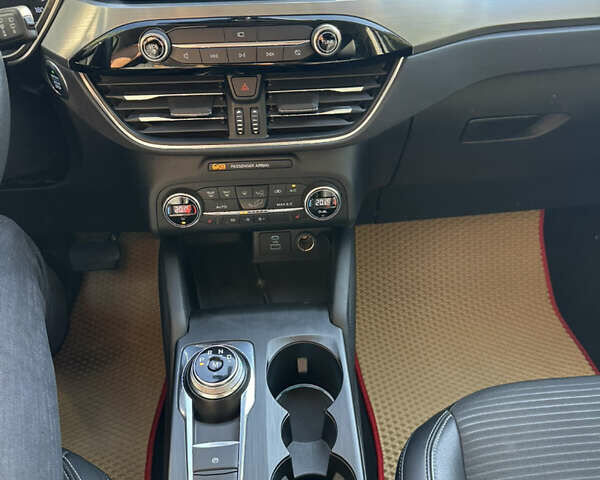 Білий Форд Куга, об'ємом двигуна 1.5 л та пробігом 144 тис. км за 21900 $, фото 39 на Automoto.ua