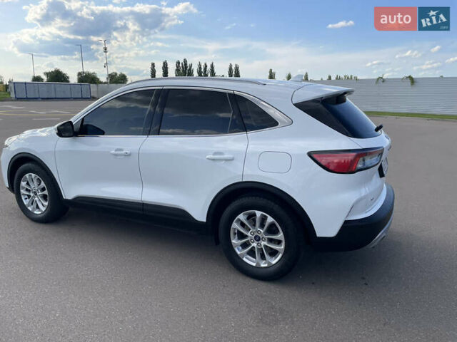 Белый Форд Куга, объемом двигателя 2 л и пробегом 85 тыс. км за 24000 $, фото 8 на Automoto.ua