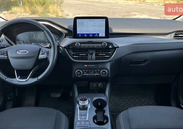 Белый Форд Куга, объемом двигателя 1.5 л и пробегом 86 тыс. км за 22500 $, фото 13 на Automoto.ua