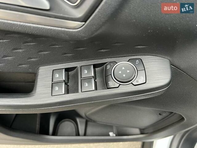 Белый Форд Куга, объемом двигателя 2 л и пробегом 91 тыс. км за 23800 $, фото 18 на Automoto.ua