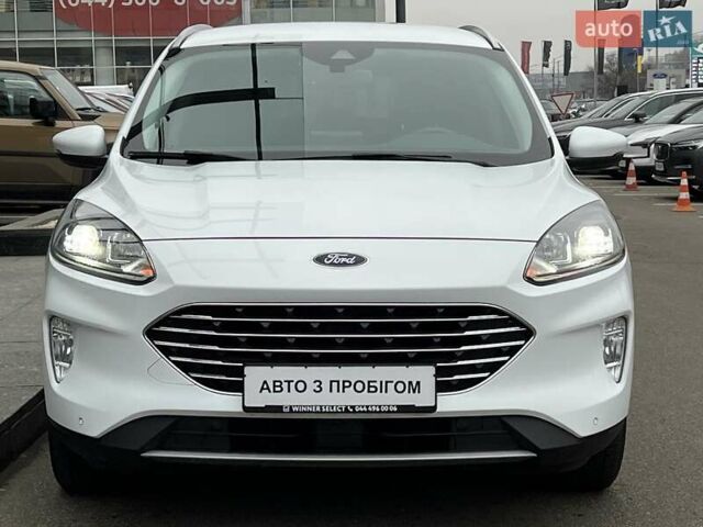 Белый Форд Куга, объемом двигателя 2 л и пробегом 91 тыс. км за 23800 $, фото 1 на Automoto.ua