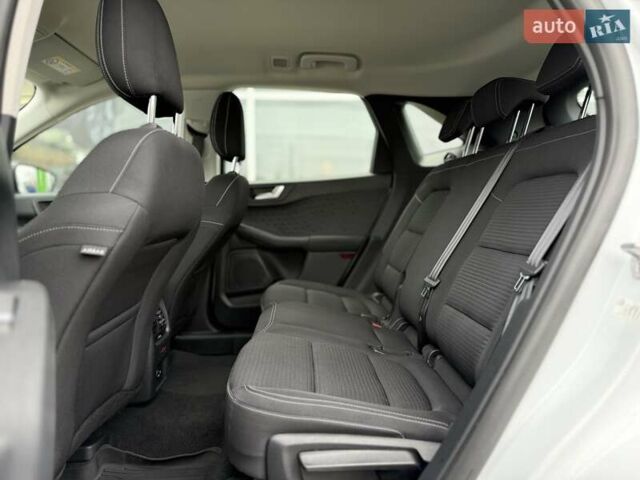 Белый Форд Куга, объемом двигателя 2 л и пробегом 94 тыс. км за 24300 $, фото 12 на Automoto.ua