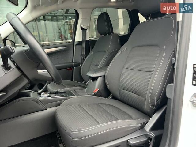 Белый Форд Куга, объемом двигателя 2 л и пробегом 91 тыс. км за 23800 $, фото 15 на Automoto.ua