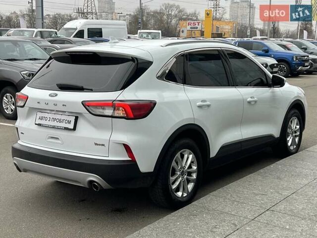 Белый Форд Куга, объемом двигателя 2 л и пробегом 91 тыс. км за 23800 $, фото 6 на Automoto.ua