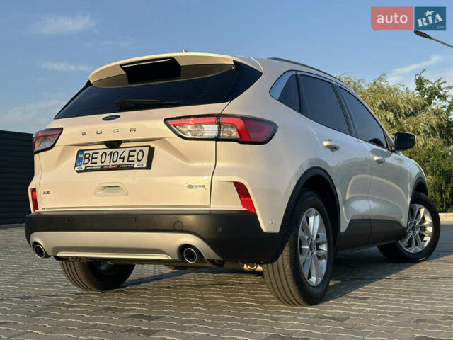 Білий Форд Куга, об'ємом двигуна 2 л та пробігом 66 тис. км за 26800 $, фото 17 на Automoto.ua