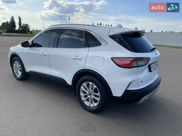 Белый Форд Куга, объемом двигателя 2 л и пробегом 85 тыс. км за 24000 $, фото 7 на Automoto.ua