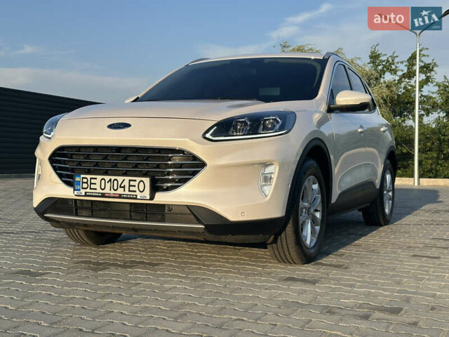 Білий Форд Куга, об'ємом двигуна 2 л та пробігом 66 тис. км за 26800 $, фото 1 на Automoto.ua