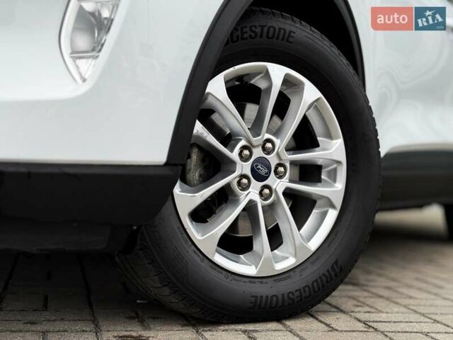 Белый Форд Куга, объемом двигателя 2 л и пробегом 94 тыс. км за 24300 $, фото 7 на Automoto.ua