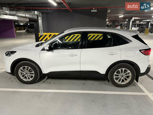 Белый Форд Куга, объемом двигателя 2 л и пробегом 60 тыс. км за 26000 $, фото 7 на Automoto.ua