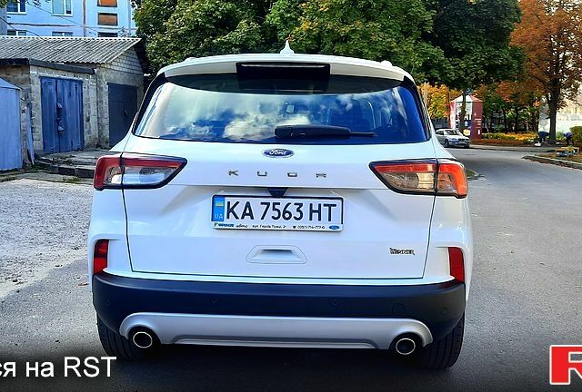 Белый Форд Куга, объемом двигателя 1.5 л и пробегом 59 тыс. км за 22500 $, фото 5 на Automoto.ua