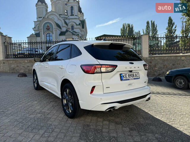 Белый Форд Куга, объемом двигателя 1.5 л и пробегом 53 тыс. км за 24999 $, фото 10 на Automoto.ua