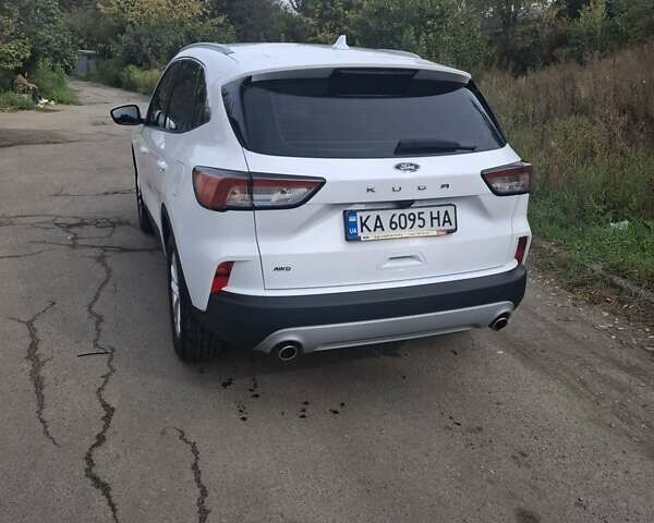 Белый Форд Куга, объемом двигателя 1.5 л и пробегом 51 тыс. км за 25300 $, фото 10 на Automoto.ua