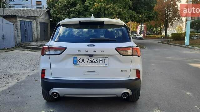 Белый Форд Куга, объемом двигателя 1.5 л и пробегом 59 тыс. км за 22500 $, фото 5 на Automoto.ua