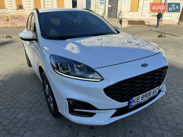 Белый Форд Куга, объемом двигателя 1.5 л и пробегом 53 тыс. км за 24999 $, фото 14 на Automoto.ua