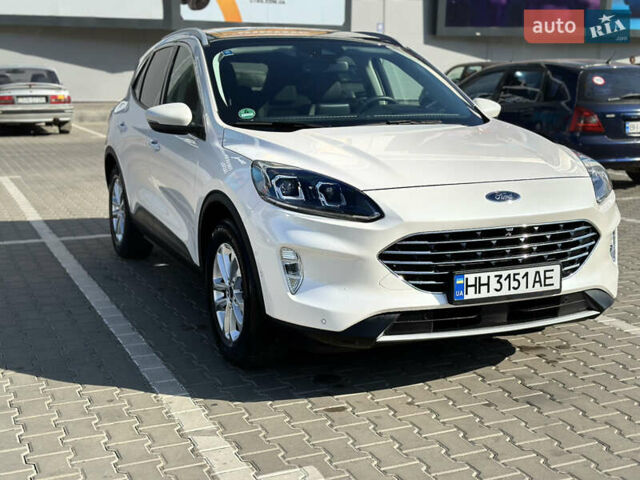 Белый Форд Куга, объемом двигателя 2.49 л и пробегом 56 тыс. км за 24499 $, фото 1 на Automoto.ua