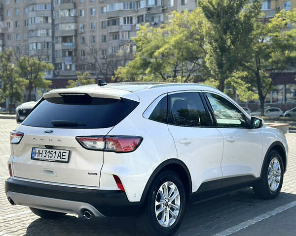 Белый Форд Куга, объемом двигателя 2.49 л и пробегом 56 тыс. км за 24499 $, фото 4 на Automoto.ua