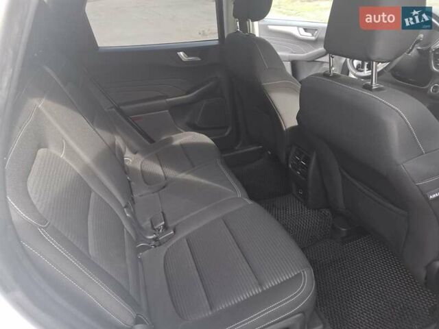 Белый Форд Куга, объемом двигателя 1.5 л и пробегом 51 тыс. км за 25300 $, фото 7 на Automoto.ua