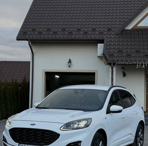 Белый Форд Куга, объемом двигателя 1.5 л и пробегом 70 тыс. км за 25700 $, фото 1 на Automoto.ua