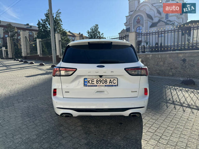 Белый Форд Куга, объемом двигателя 1.5 л и пробегом 53 тыс. км за 24999 $, фото 9 на Automoto.ua