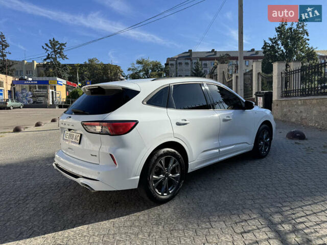 Белый Форд Куга, объемом двигателя 1.5 л и пробегом 53 тыс. км за 24999 $, фото 7 на Automoto.ua