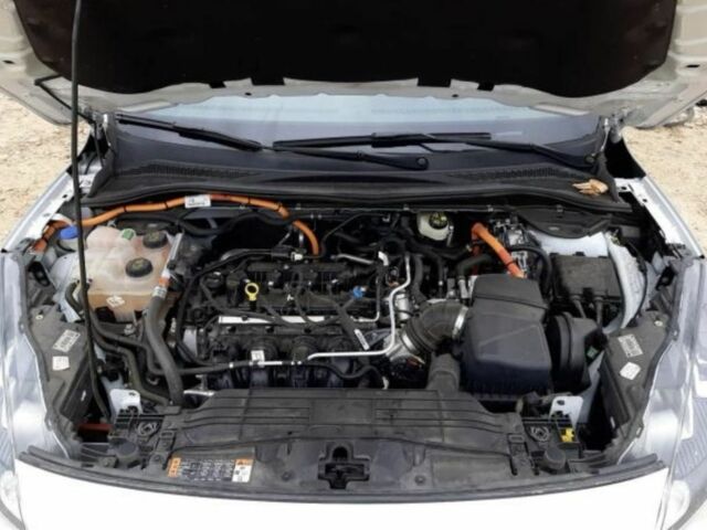 Білий Форд Куга, об'ємом двигуна 0.25 л та пробігом 74 тис. км за 21000 $, фото 8 на Automoto.ua