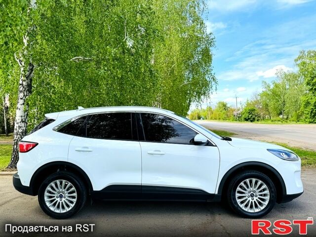 Белый Форд Куга, объемом двигателя 2 л и пробегом 37 тыс. км за 23500 $, фото 3 на Automoto.ua