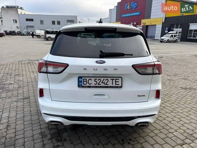 Белый Форд Куга, объемом двигателя 1.5 л и пробегом 31 тыс. км за 24200 $, фото 6 на Automoto.ua
